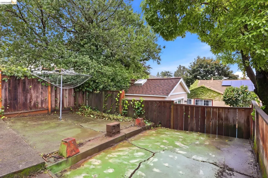 4445 Tompkins Avenue Oakland CA 94619