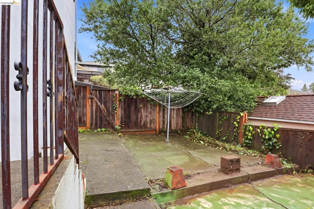 4445 Tompkins Avenue Oakland CA 94619