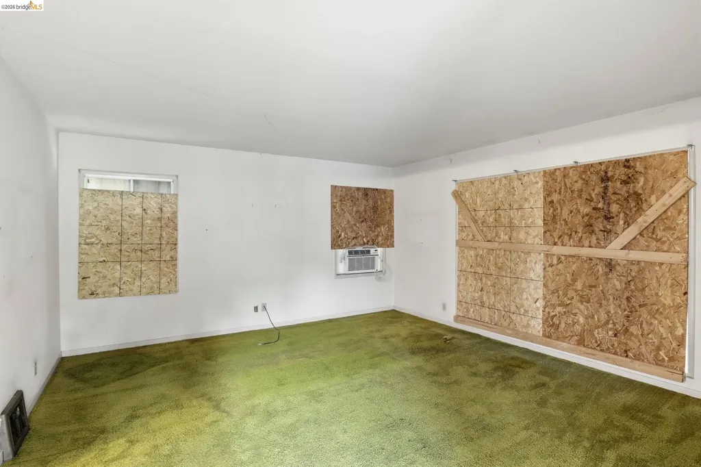 4445 Tompkins Avenue Oakland CA 94619