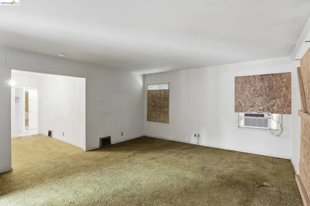 4445 Tompkins Avenue Oakland CA 94619