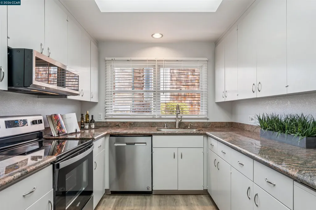 405 Centre Court Alameda CA 94502