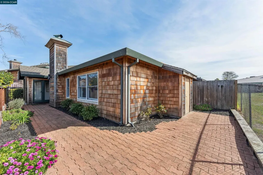 405 Centre Court Alameda CA 94502