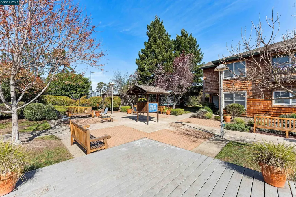 405 Centre Court Alameda CA 94502