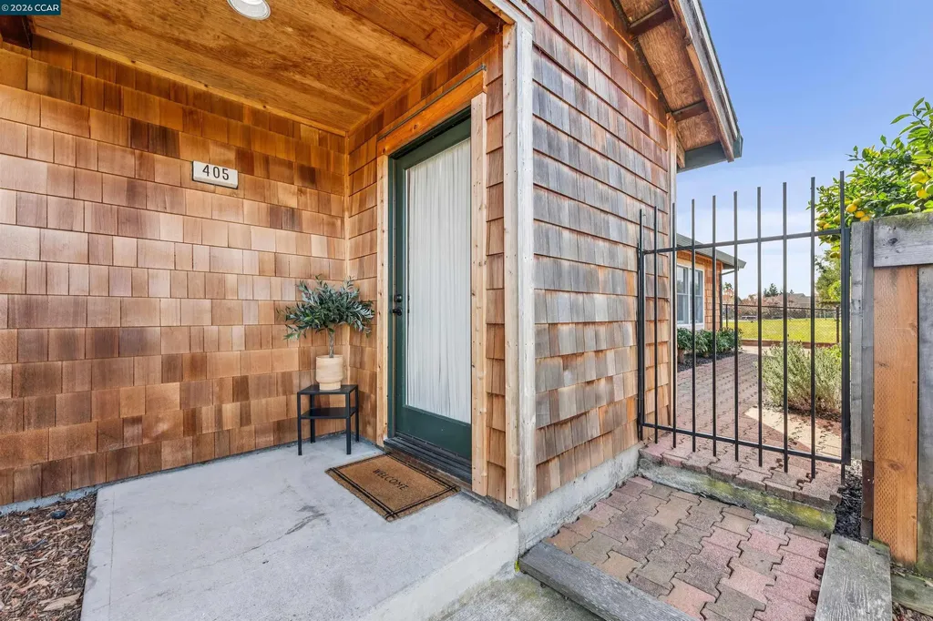 405 Centre Court Alameda CA 94502