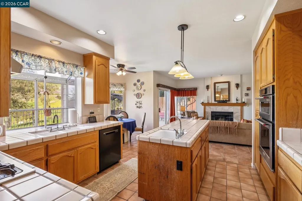 105 Crow Place Clayton CA 94517