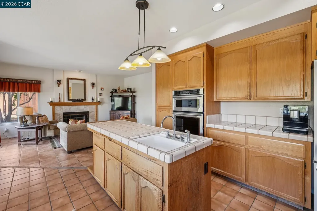 105 Crow Place Clayton CA 94517