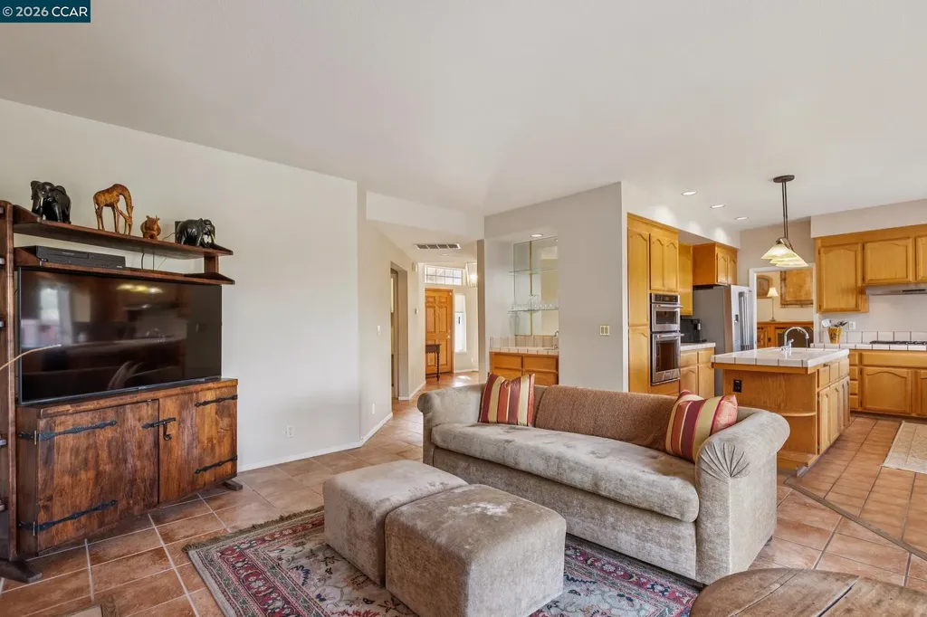 105 Crow Place Clayton CA 94517