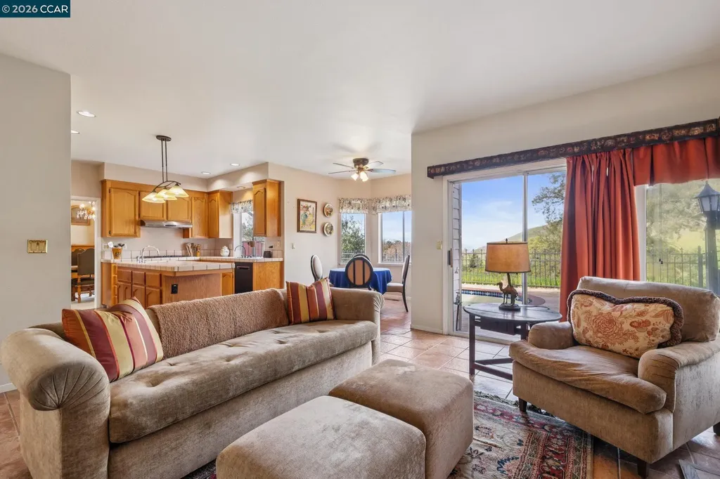 105 Crow Place Clayton CA 94517