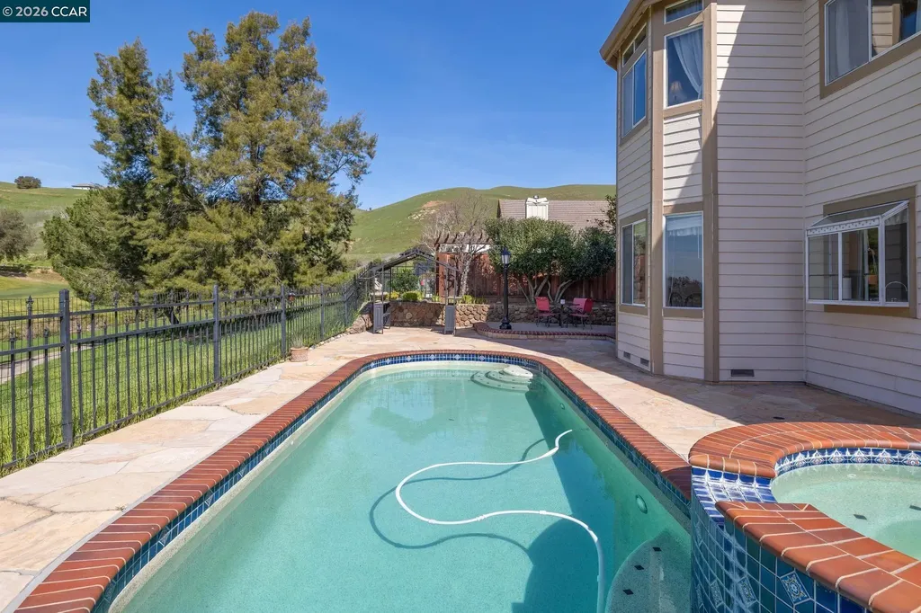 105 Crow Place Clayton CA 94517