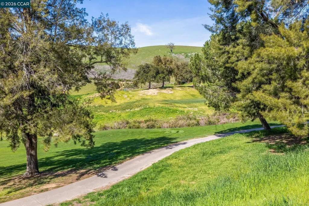 105 Crow Place Clayton CA 94517