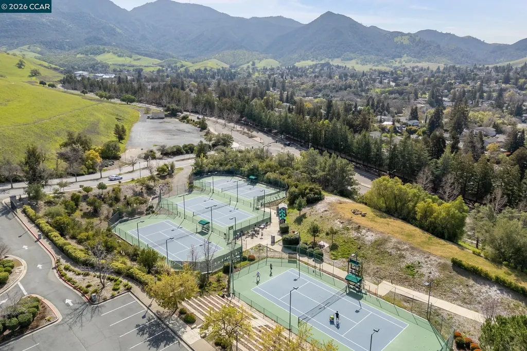 105 Crow Place Clayton CA 94517