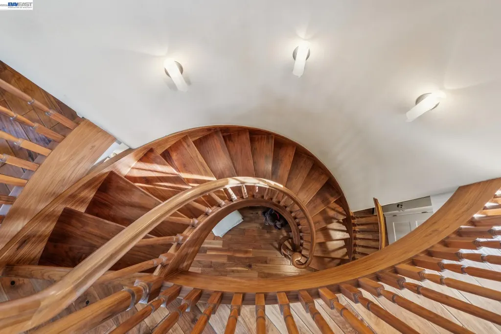 9 Regulus Court Alameda CA 94501