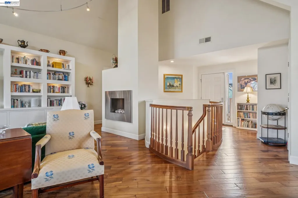 9 Regulus Court Alameda CA 94501