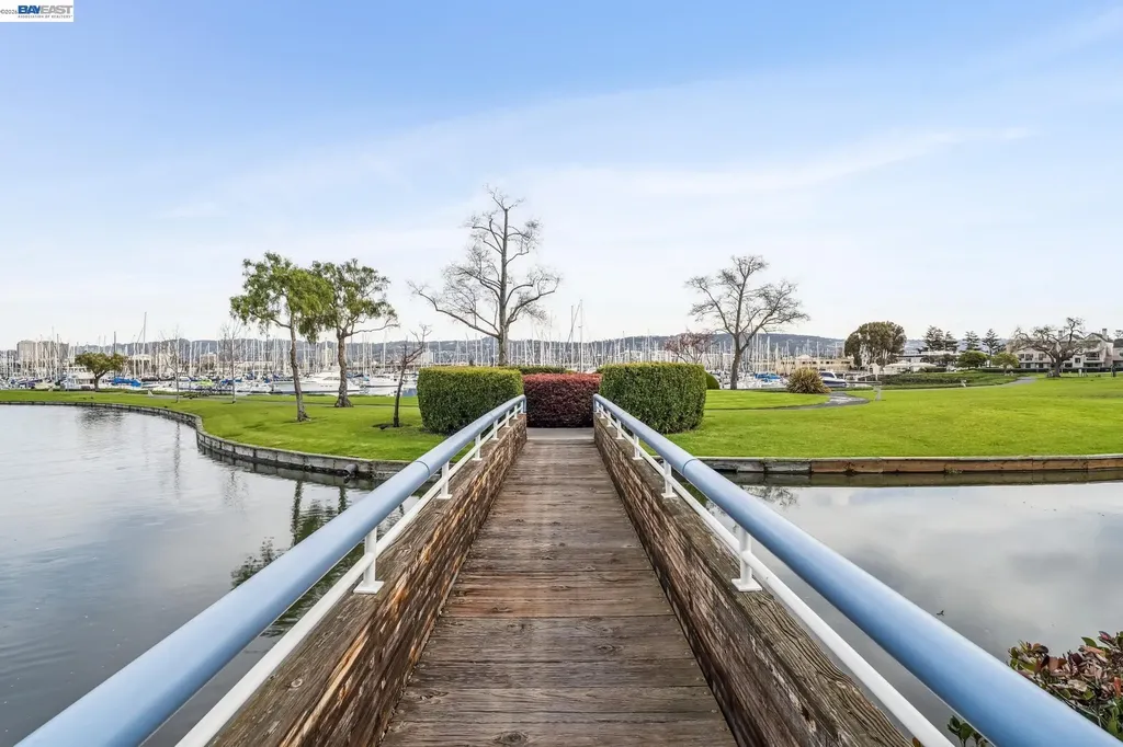 9 Regulus Court Alameda CA 94501