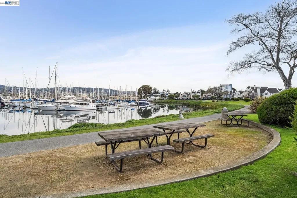 9 Regulus Court Alameda CA 94501