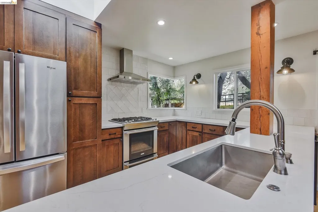 9 Wildwood Road Orinda CA 94563