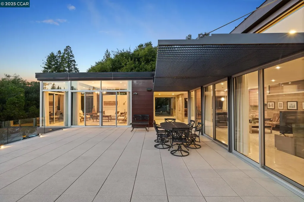 2 Crane Court Orinda CA 94563