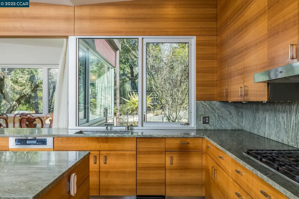 2 Crane Court Orinda CA 94563