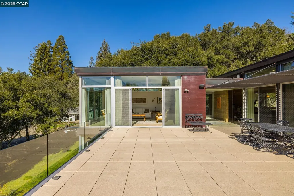 2 Crane Court Orinda CA 94563