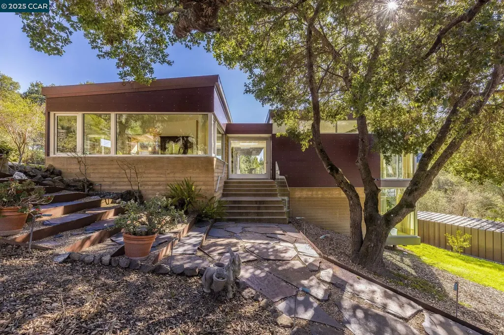 2 Crane Court Orinda CA 94563
