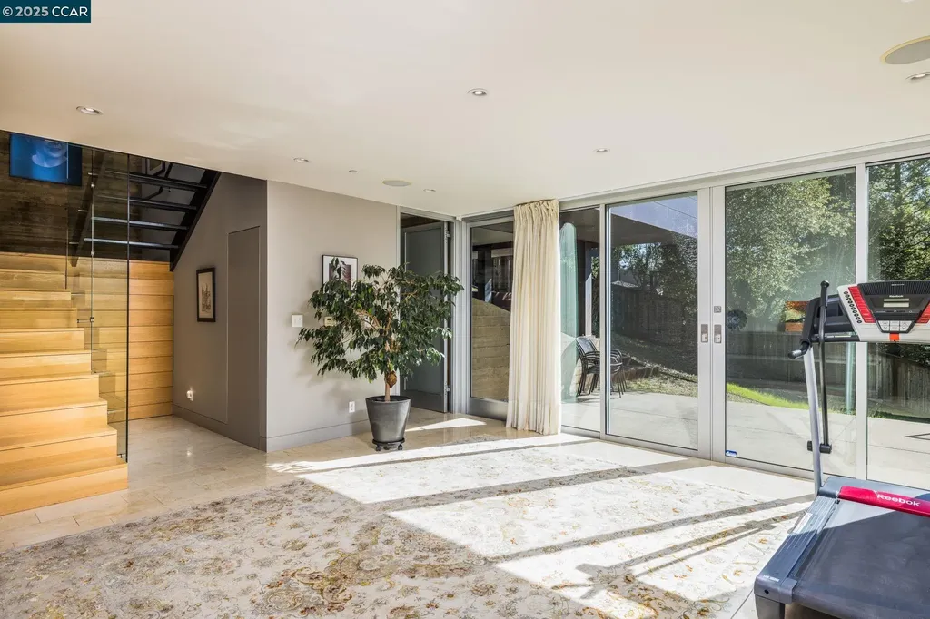 2 Crane Court Orinda CA 94563
