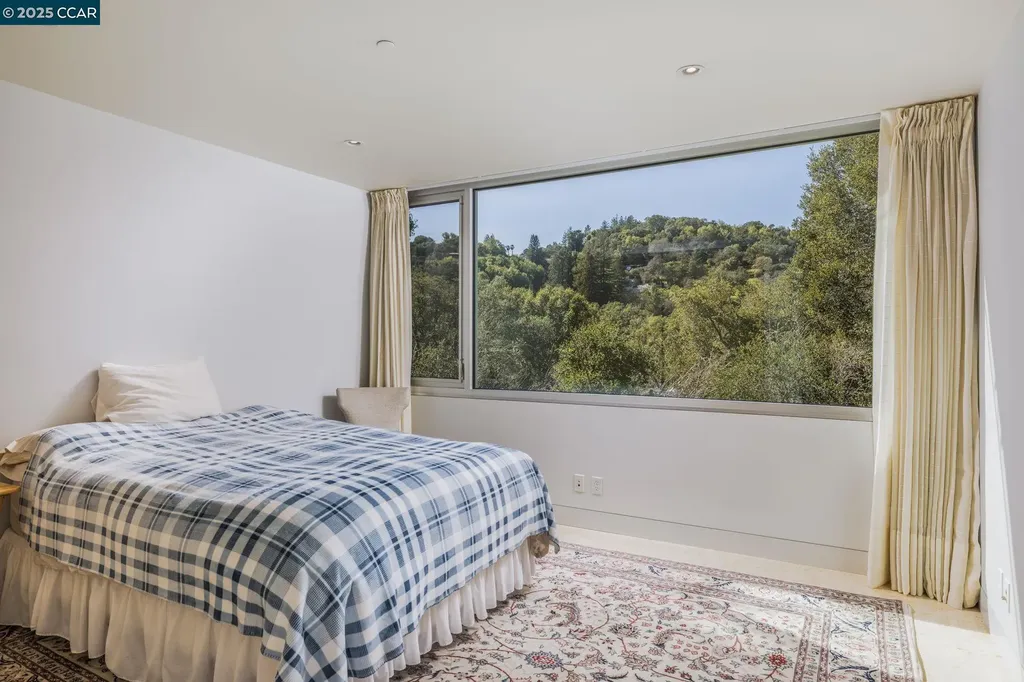 2 Crane Court Orinda CA 94563