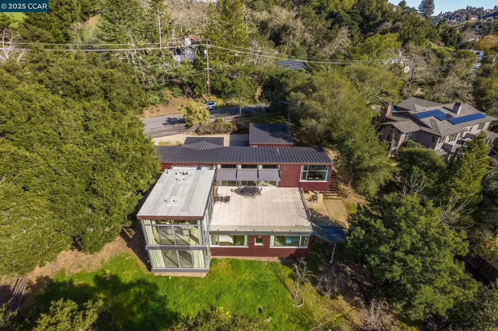 2 Crane Court Orinda CA 94563