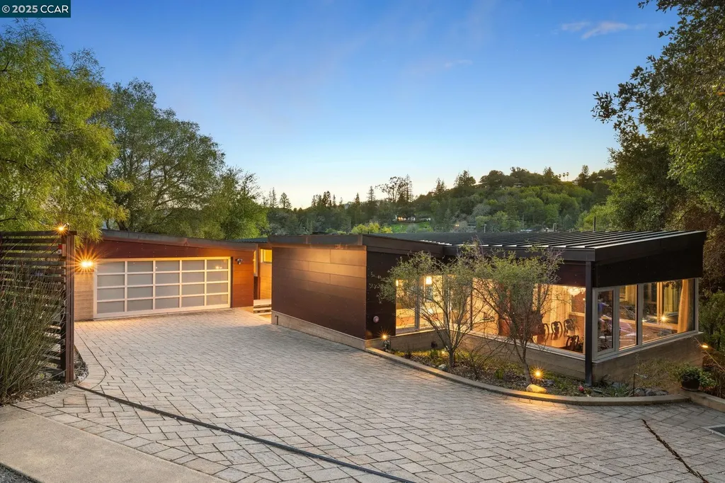 2 Crane Court Orinda CA 94563