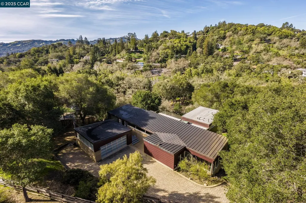 2 Crane Court Orinda CA 94563