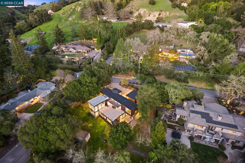 2 Crane Court Orinda CA 94563