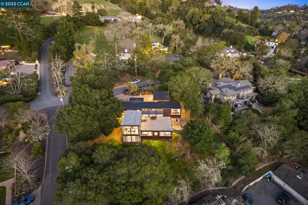 2 Crane Court Orinda CA 94563