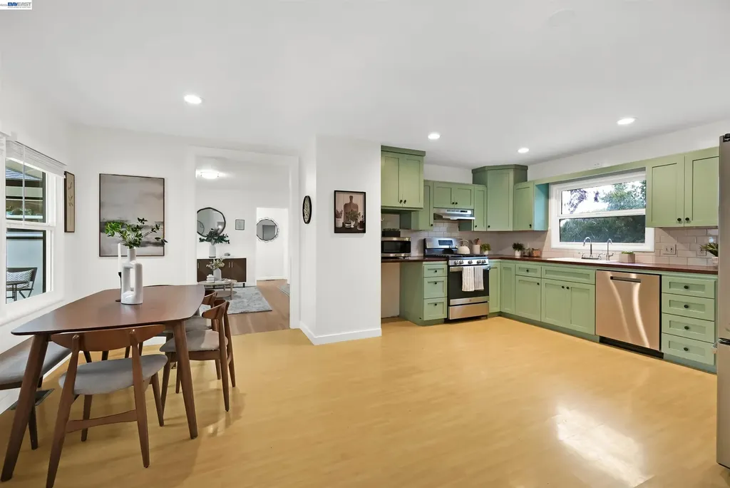 25480 University Court Hayward CA 94542