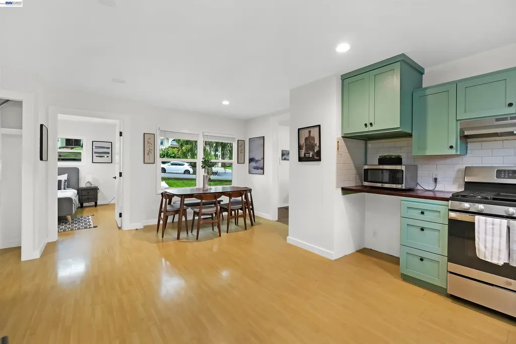 25480 University Court Hayward CA 94542