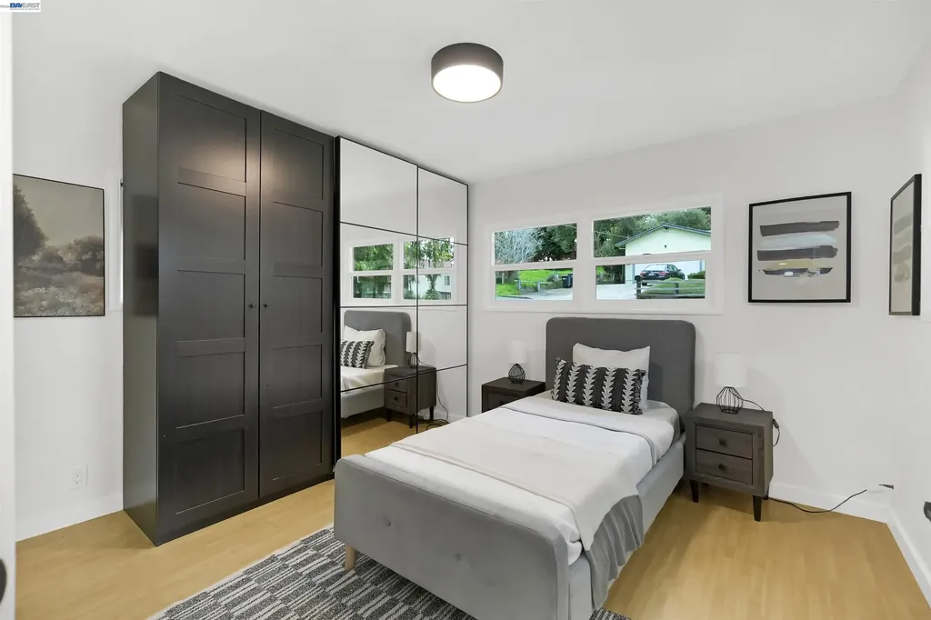 25480 University Court Hayward CA 94542