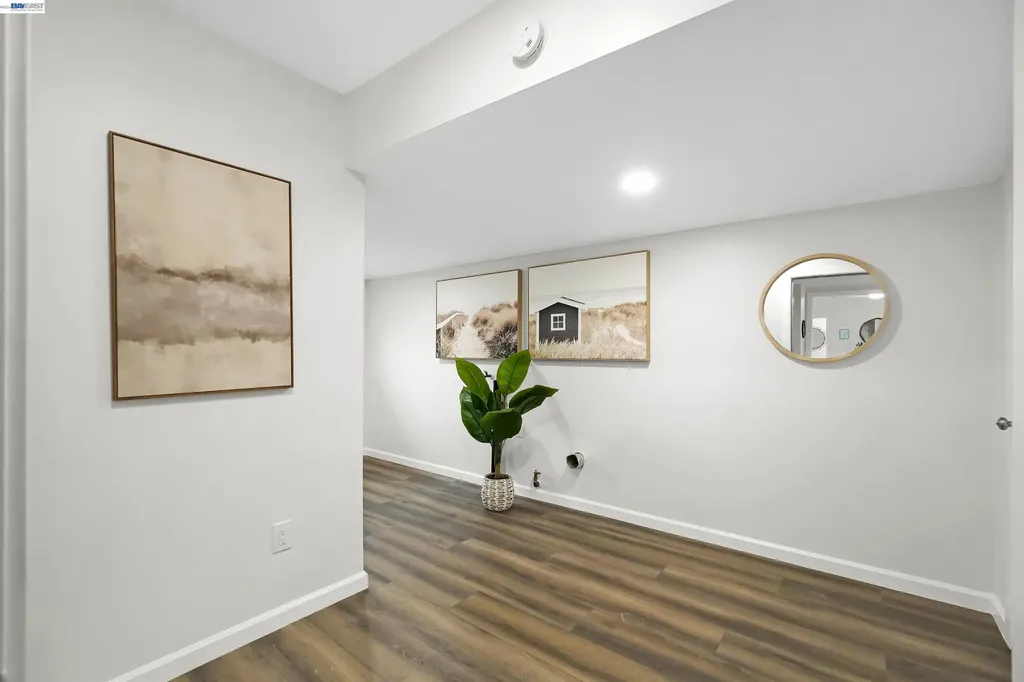 25480 University Court Hayward CA 94542