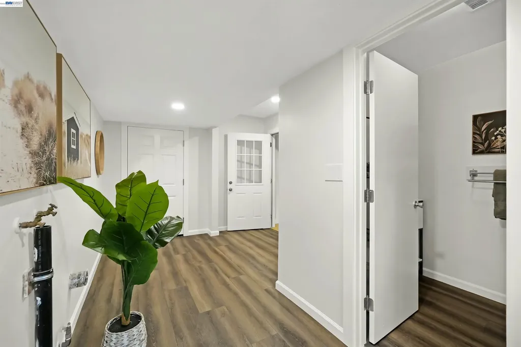 25480 University Court Hayward CA 94542