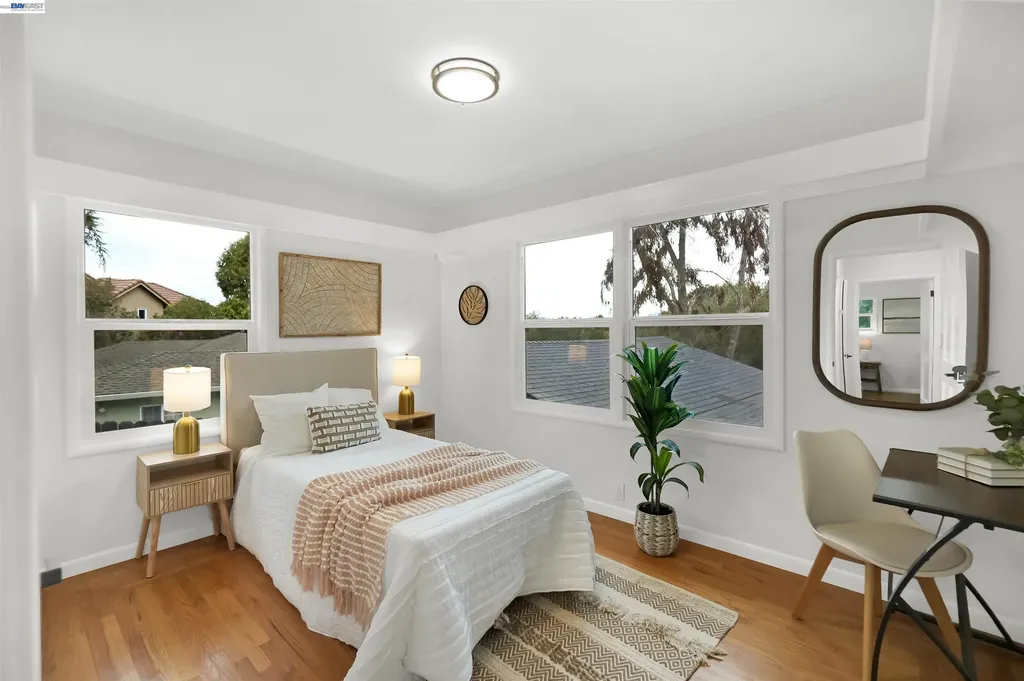 25480 University Court Hayward CA 94542