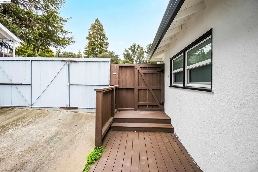 25480 University Court Hayward CA 94542