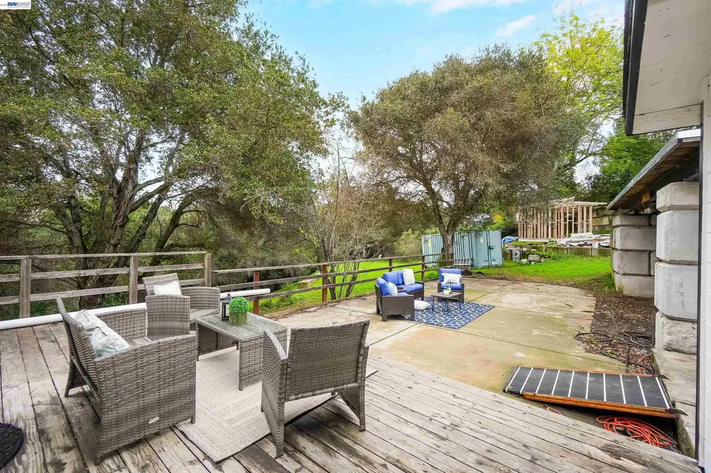 25480 University Court Hayward CA 94542