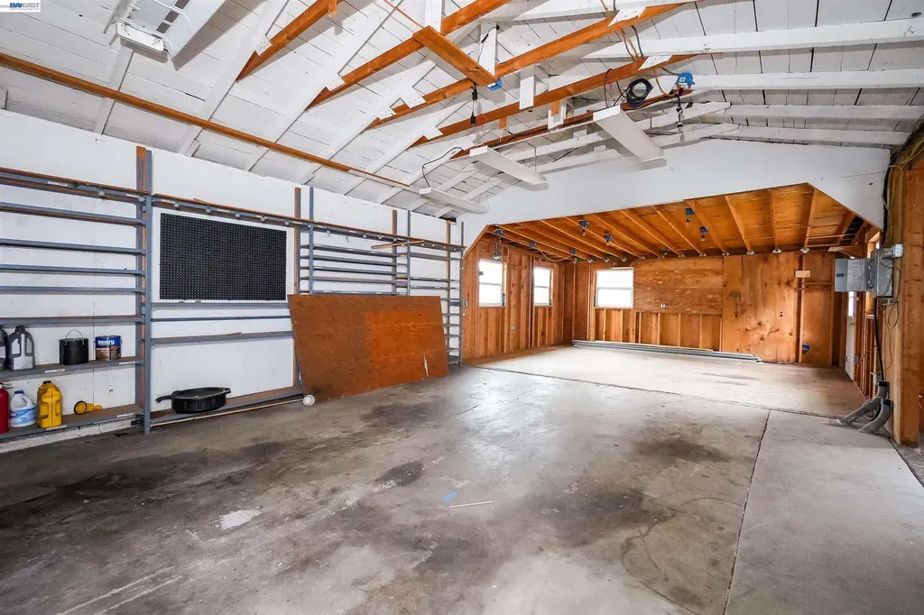 25480 University Court Hayward CA 94542