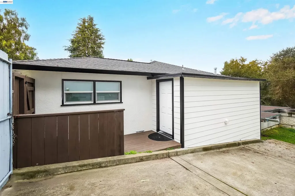 25480 University Court Hayward CA 94542