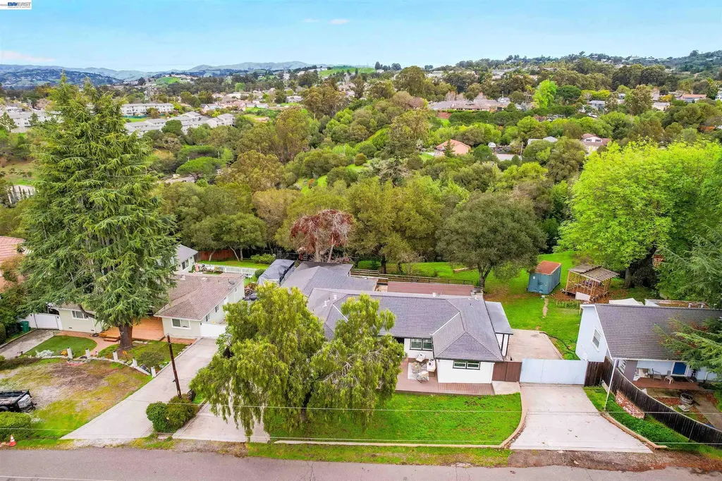 25480 University Court Hayward CA 94542