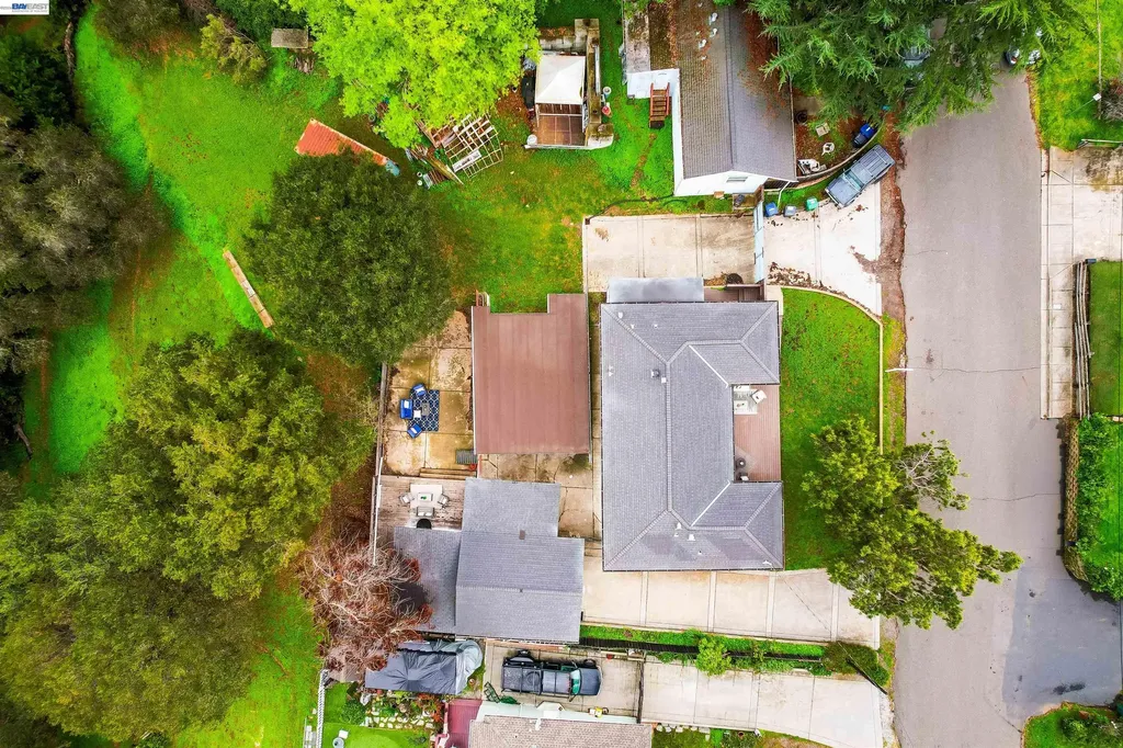 25480 University Court Hayward CA 94542