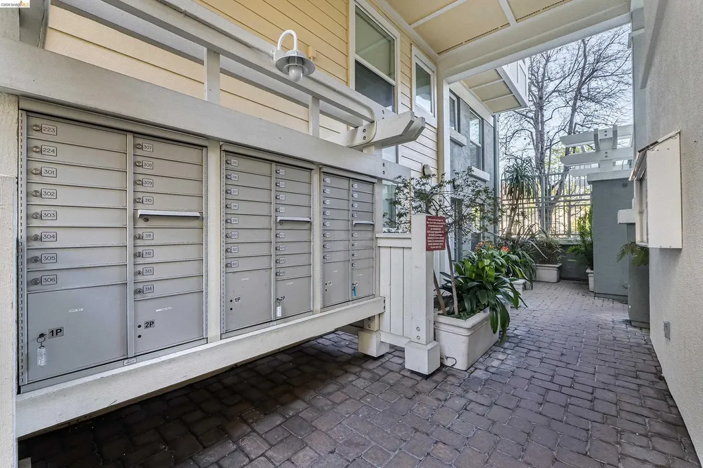 655 12th Street Oakland CA 94607