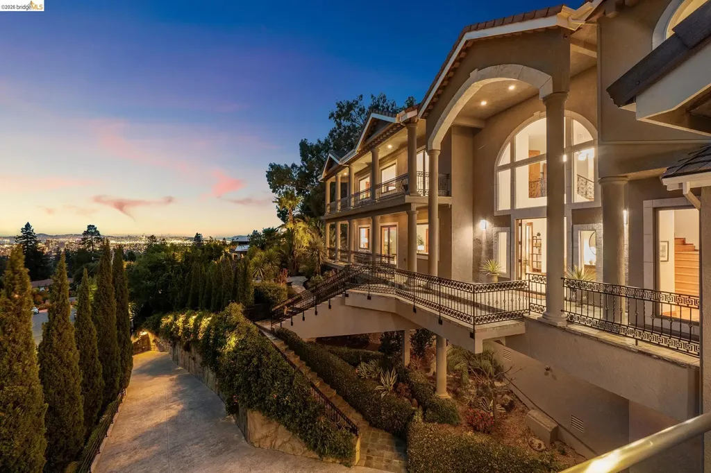 Oakland CA, 33 Somerset Road