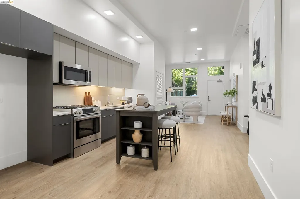 1545 32nd Street Oakland CA 94608