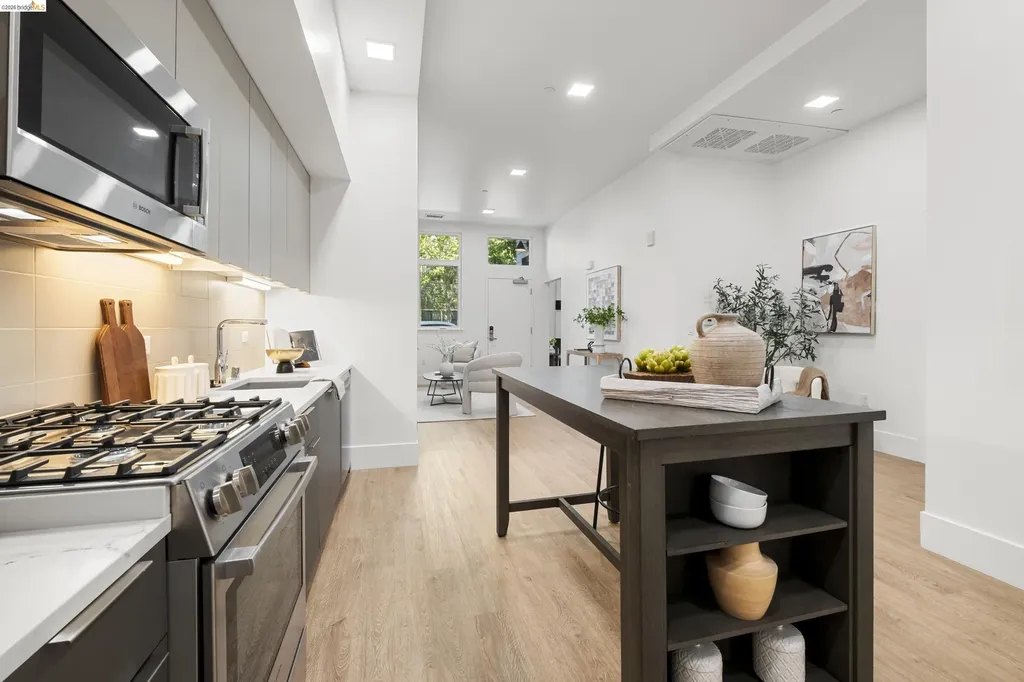1545 32nd Street Oakland CA 94608