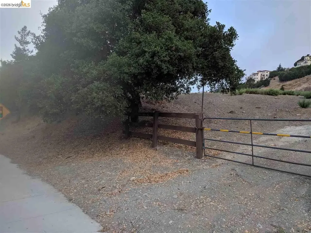 0 Redwood Road Oakland CA 94619