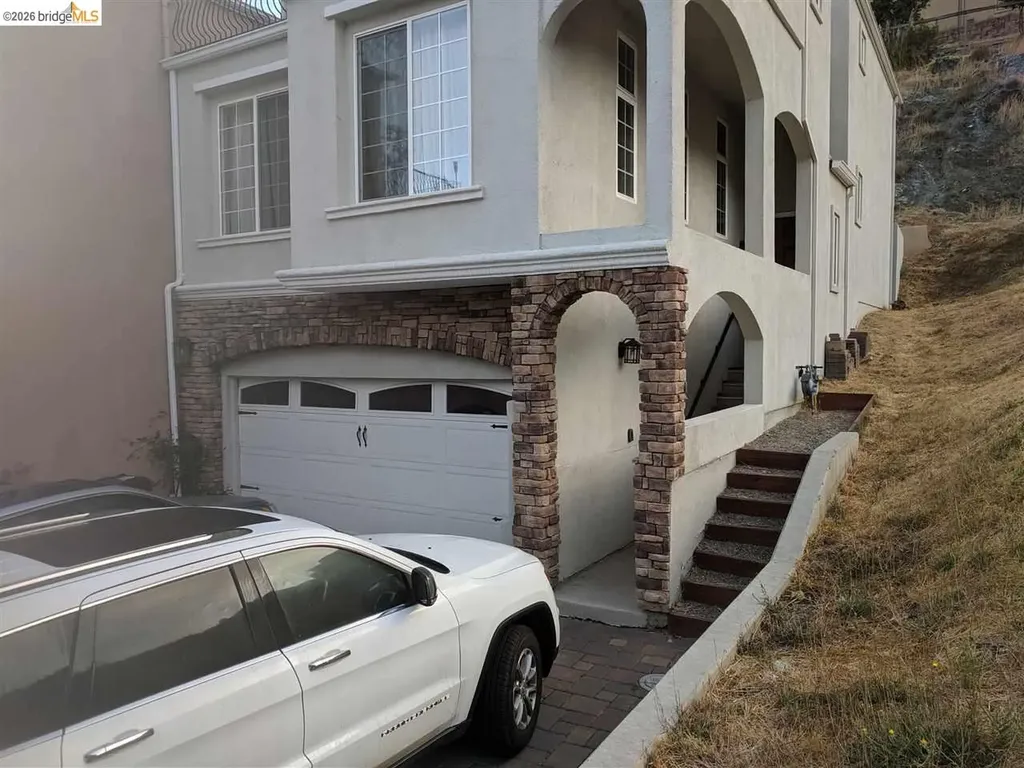 0 Redwood Road Oakland CA 94619