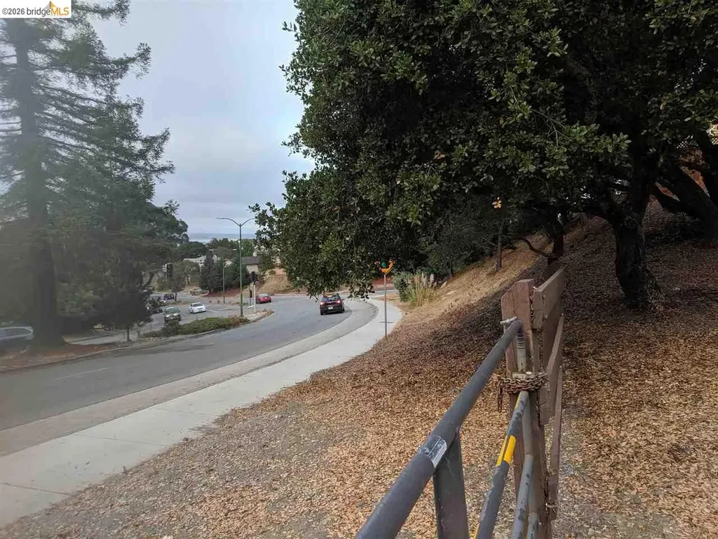 0 Redwood Road Oakland CA 94619